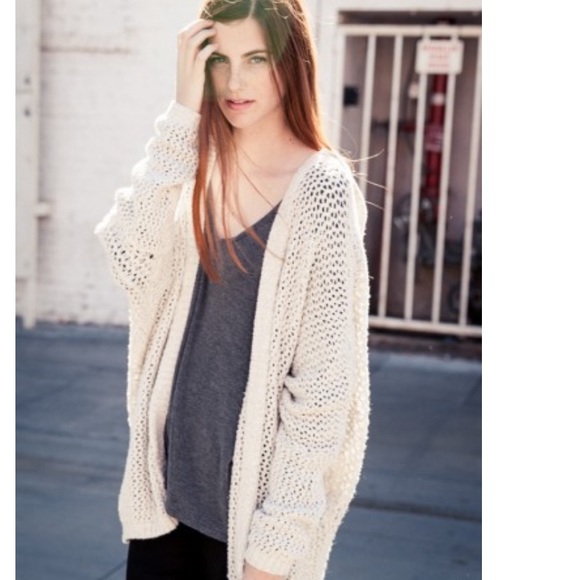 Brandy Melville Sweaters - Brandy Melville Knit Cardigan